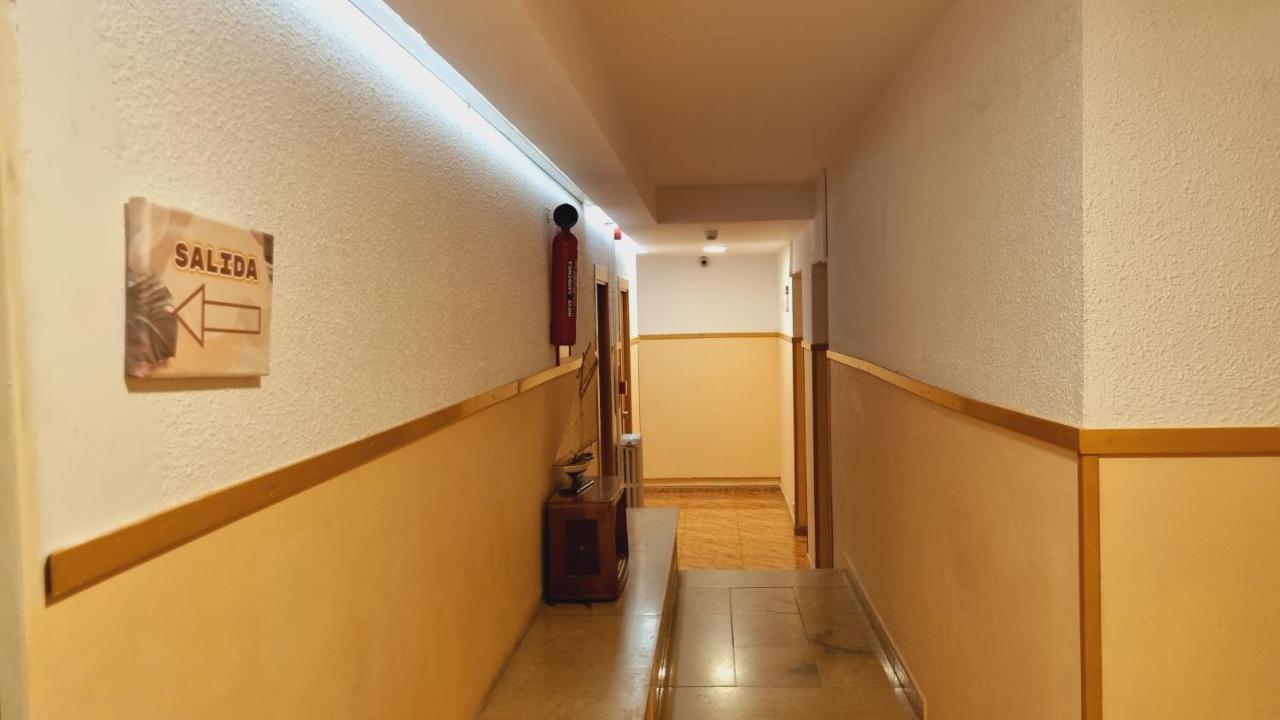 Hostal Rio De Castro Barcelona Exterior photo