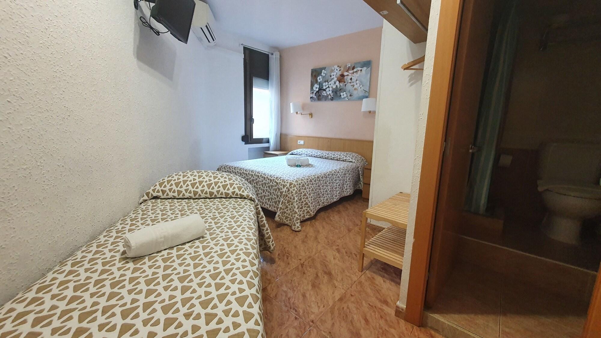 Hostal Rio De Castro Barcelona Exterior photo